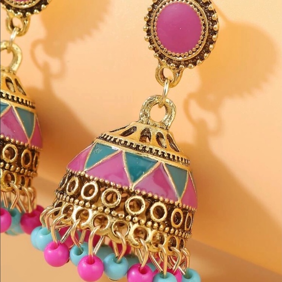 EARRINGS NWOT - Picture 3 of 5